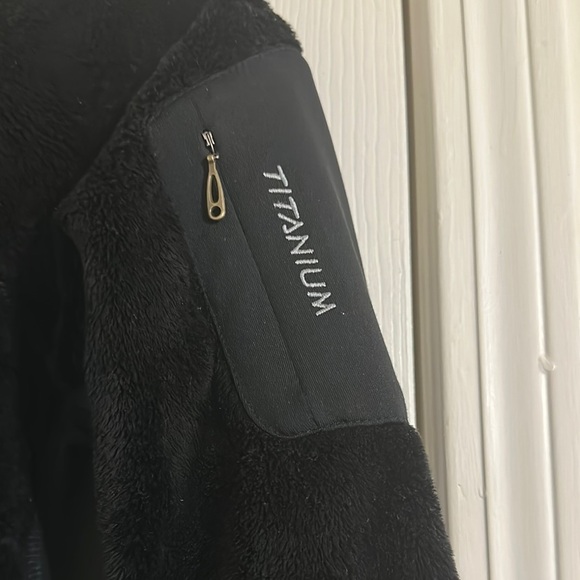 Columbia Titanium Black Ski Jacket High Collar Tailored Fit - Picture 2 of 6